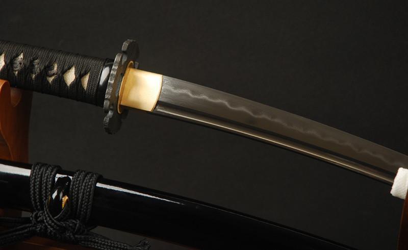 Knight Clay Tempered Folded Carbon Steel Tanto Sword