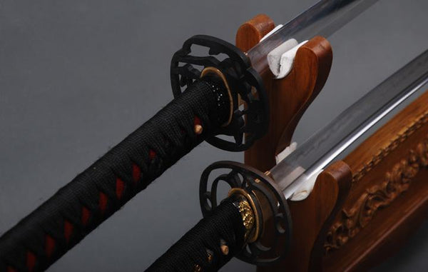 Kiyoko Clay Tempered Carbon Steel Samurai Sword Set